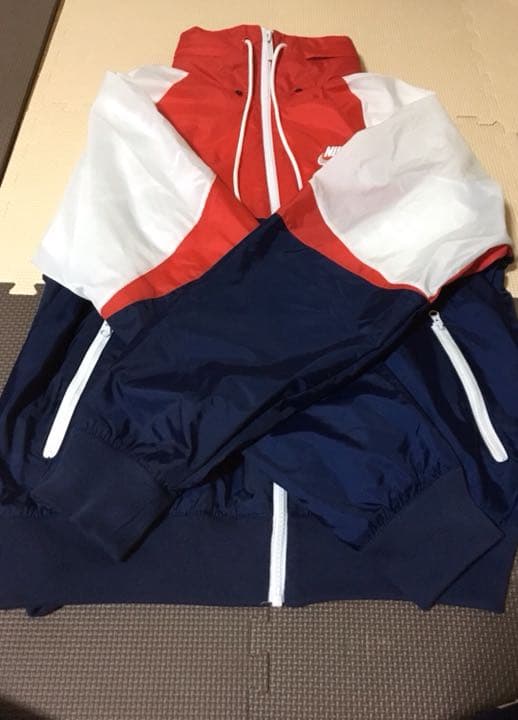 ナイキ  メンズ  ウインドブレイカー