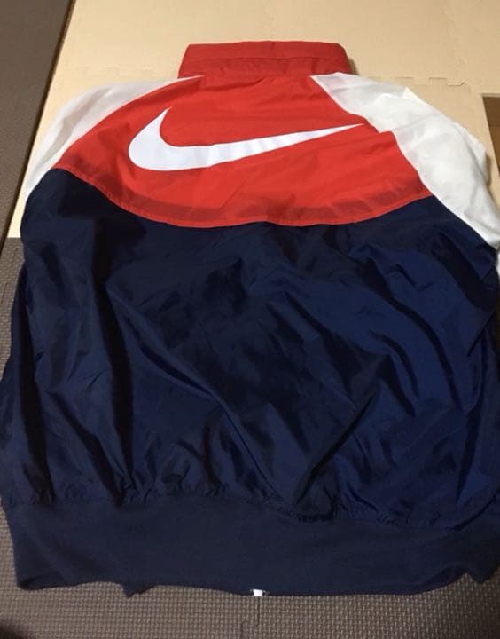 ナイキ  メンズ  ウインドブレイカー