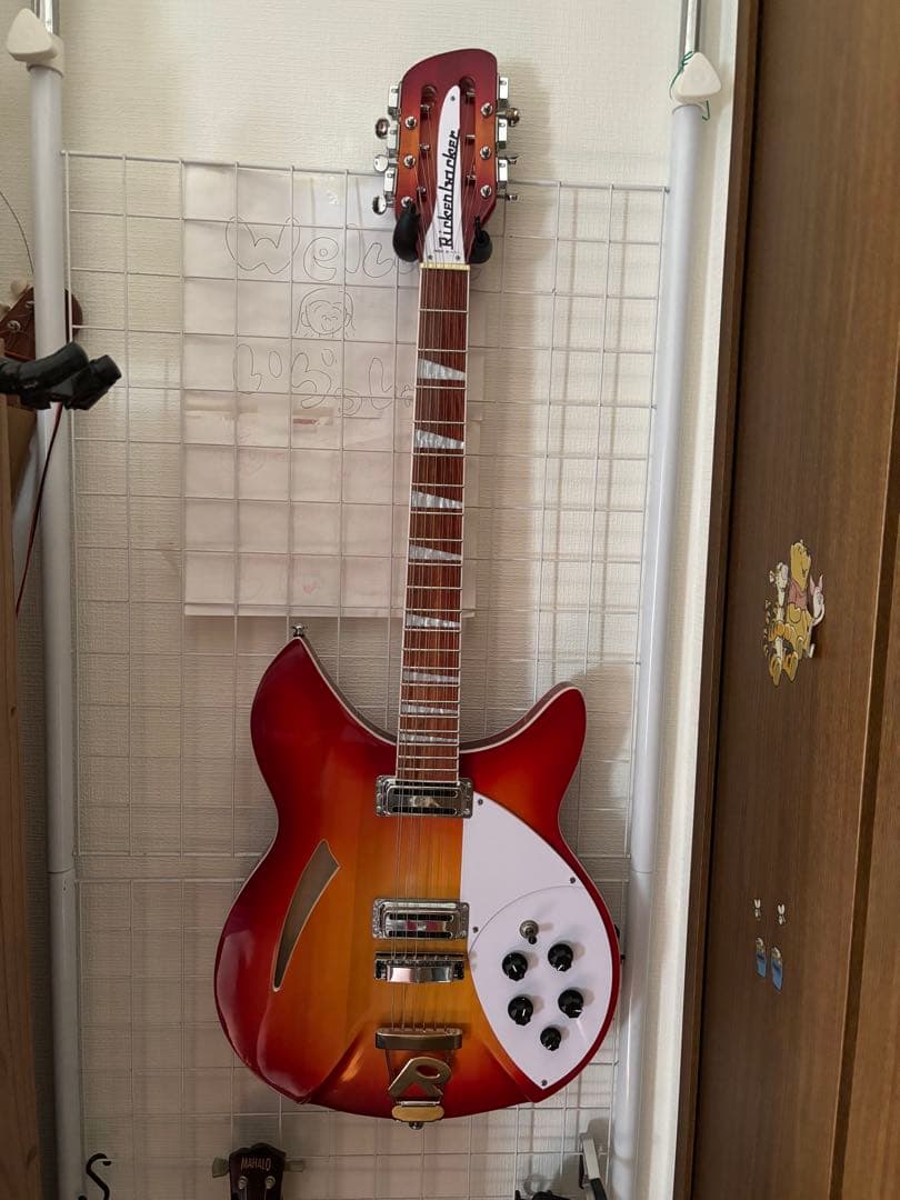 Rickenbacker 330-12タイプ