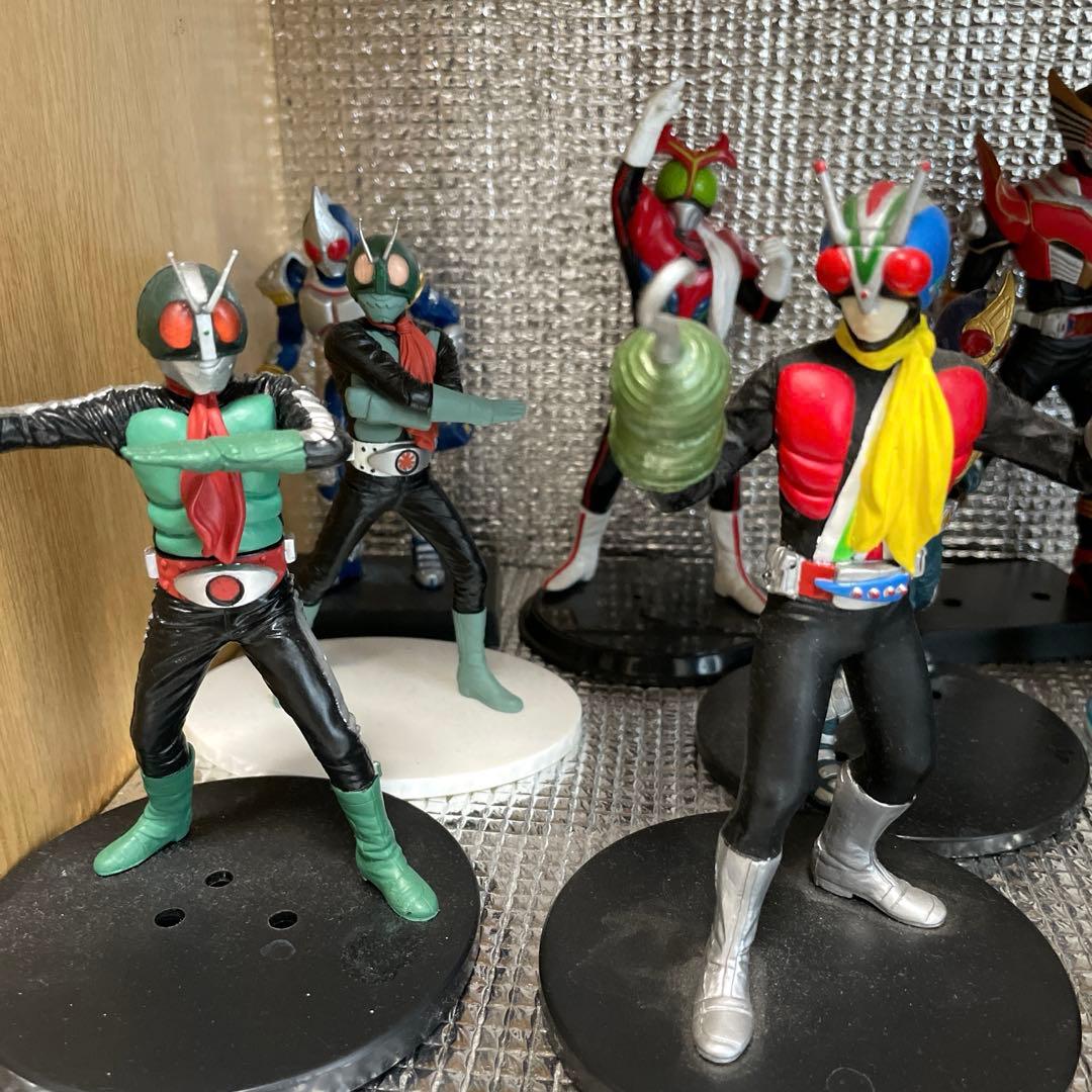【美品】仮面ライダー フィギュア 13体セット　台座付き