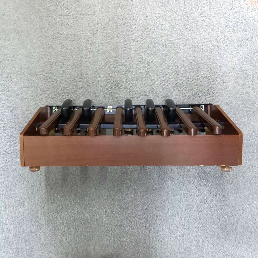 電子オルガン　足鍵盤