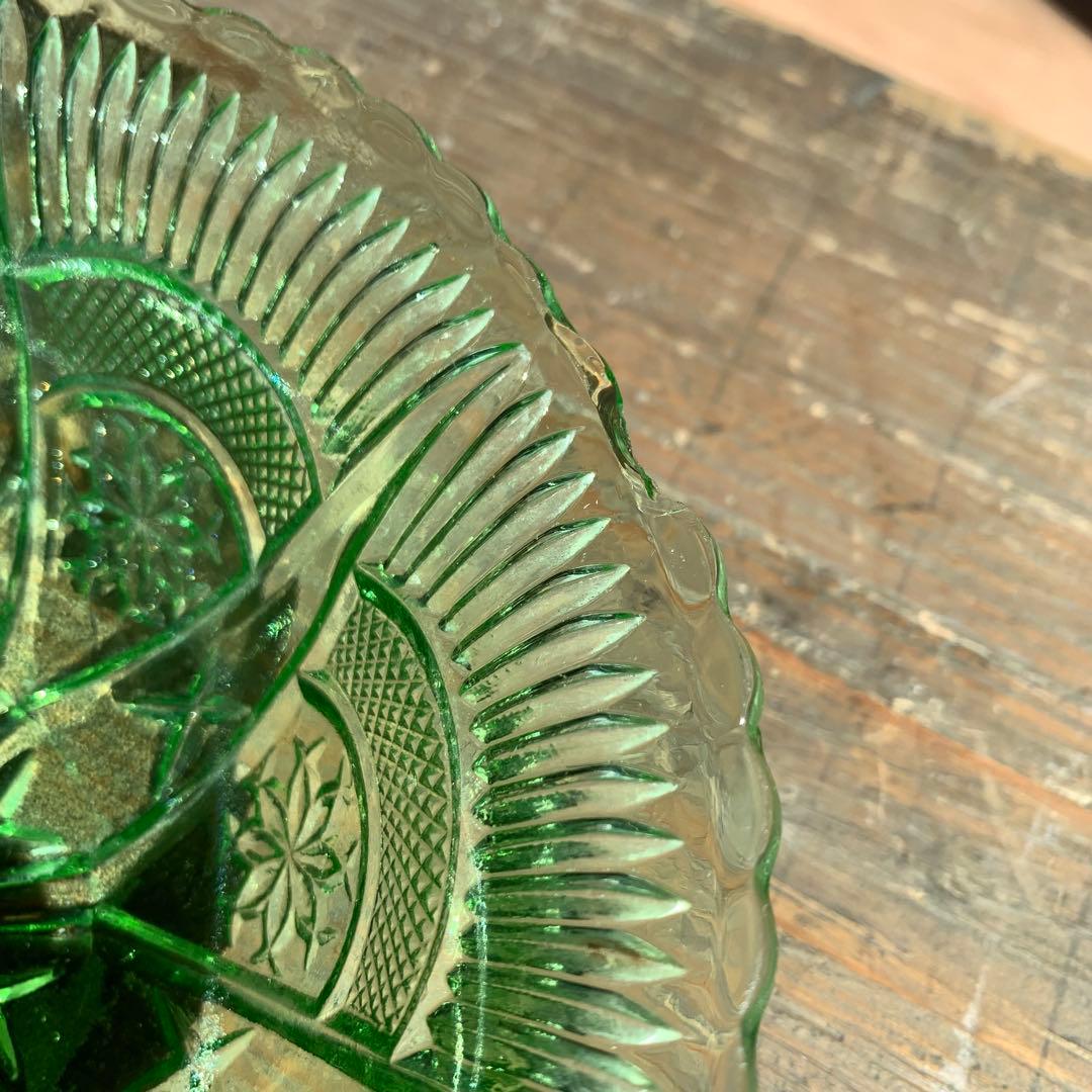 ウランガラス ボウル 皿 大正ガラス レトロガラス 発光やや強め