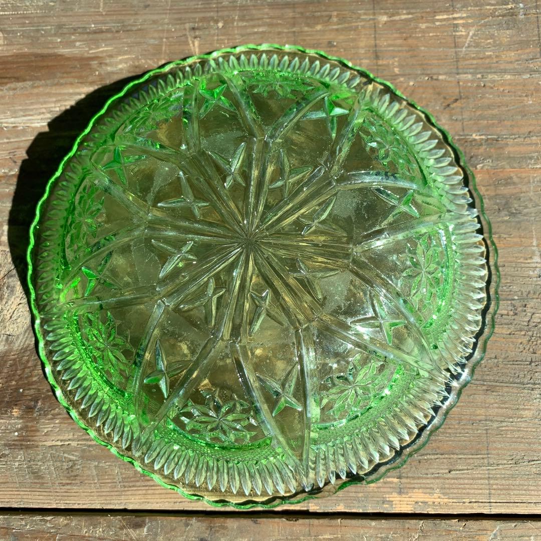 ウランガラス ボウル 皿 大正ガラス レトロガラス 発光やや強め