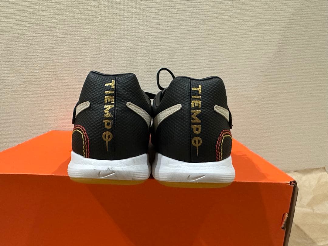 Nike Tiempo ブラック キルティングシューズ