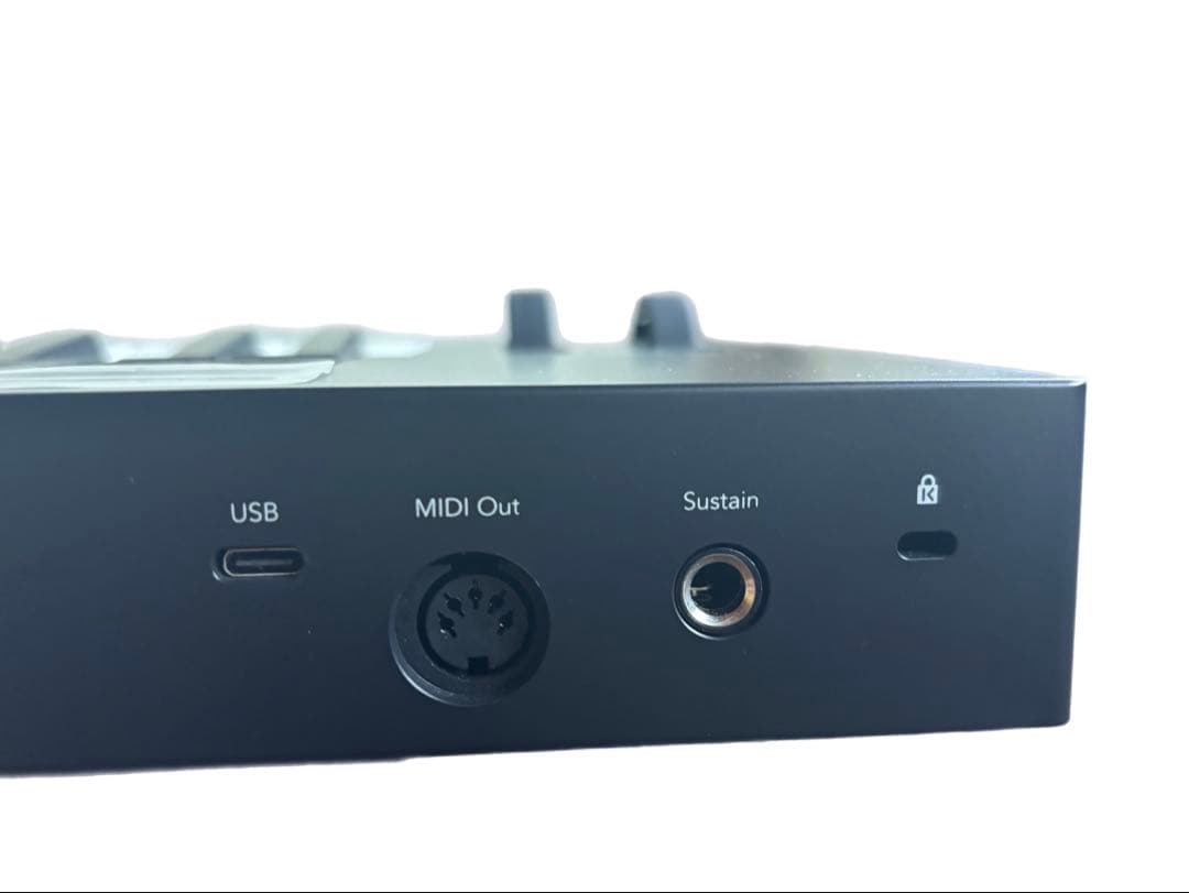 Novation Launchkey25ＭＫ4フルMIDIキーボード美品