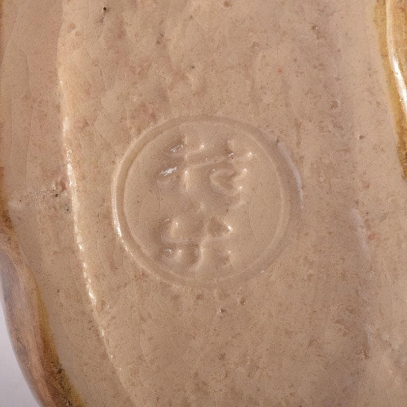 茶道具　楽焼　伊東桂楽作　旦入写　牛　香合　共箱　V　7477