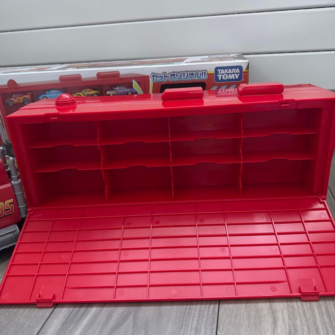 634.【廃盤品】カーズトミカ♡たくさんのせよう！大きなマック　トレーラー