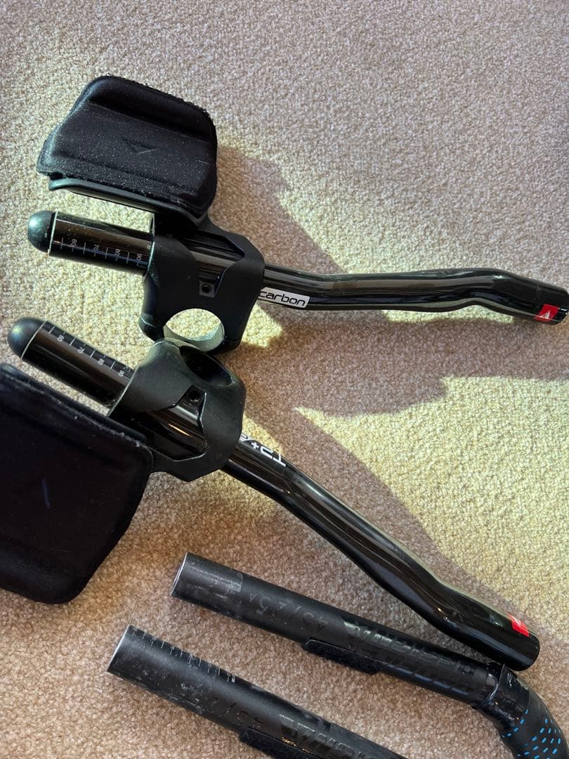 ラ*ン様 DURA-ACEクランクセットとPROFILE DESIGNエアロバー