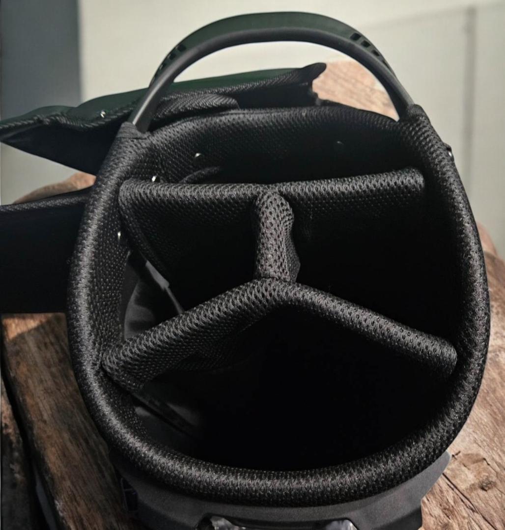 k送料無料/新品未使用　AMAZINGCORE 軽量スタンド式ゴルフバッグ