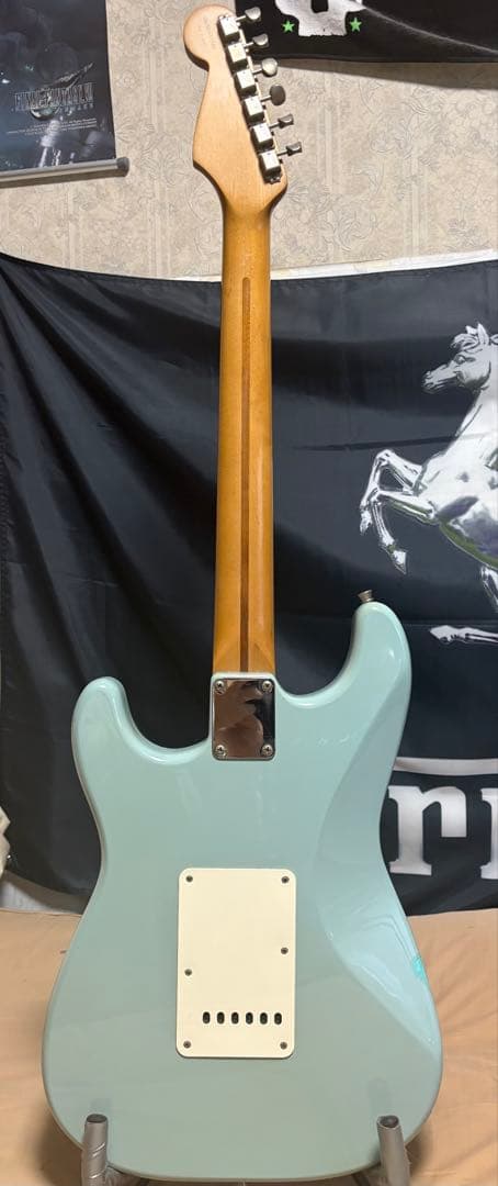 早い者勝ち！　Fender Mexico ストラト　ダフネブルー
