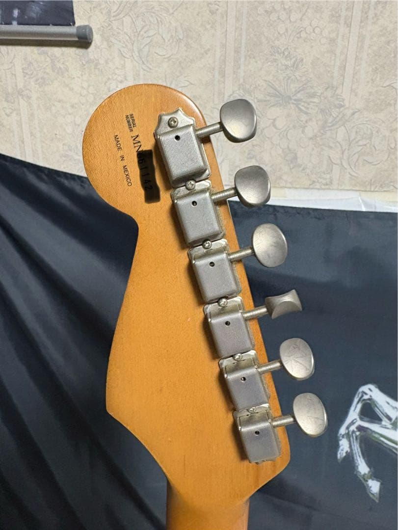 早い者勝ち！　Fender Mexico ストラト　ダフネブルー