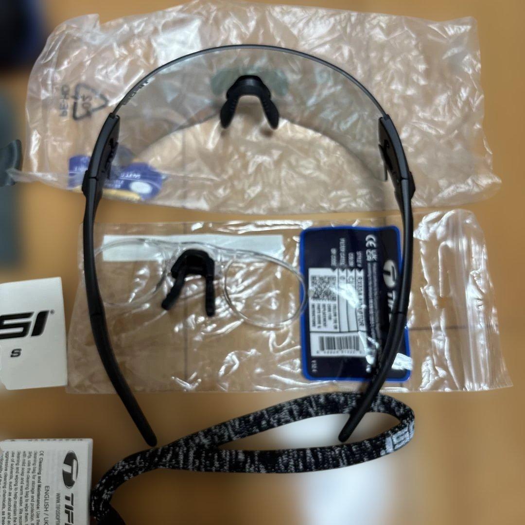 TIFOSI Optics サングラス インナーレンズ付き