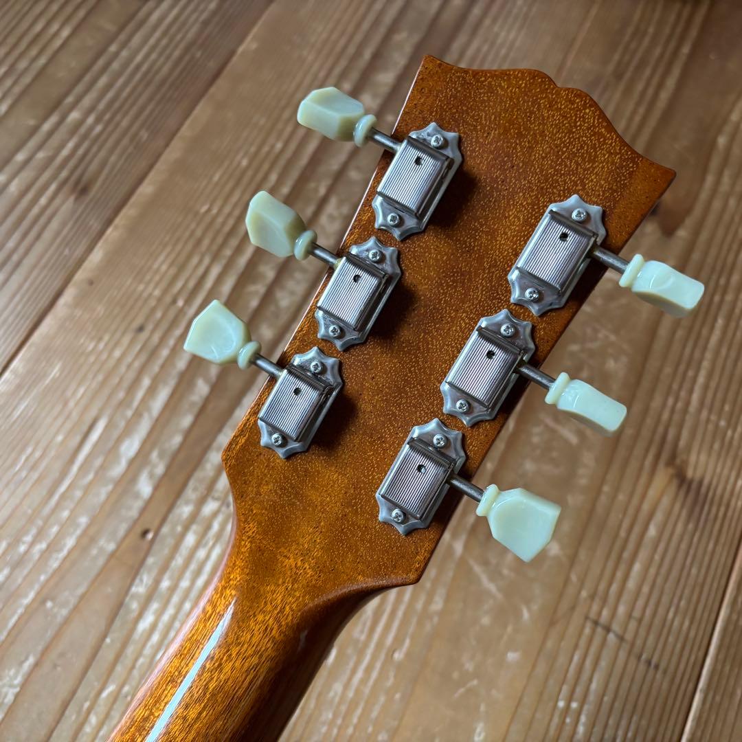 新品級2012年製Archtop Tribute AT175