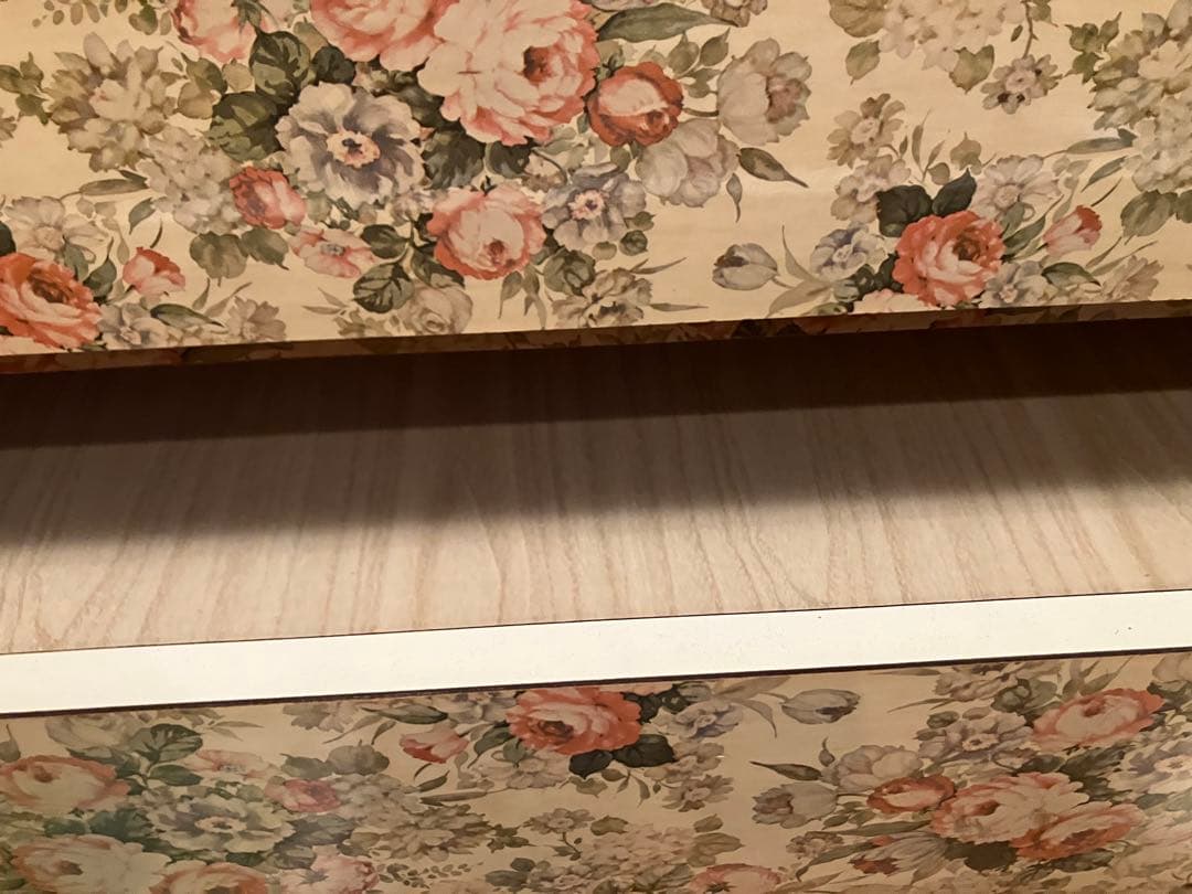 昭和　レトロ　花柄タンス ガラス棚付き