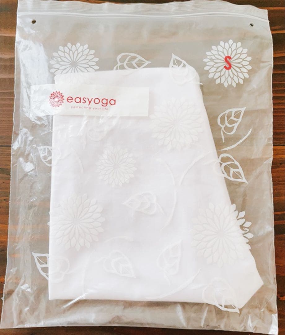 SALE！easyyoga レギンス／スノーホワイト　⭐︎人気⭐︎ ホワイトレギンス