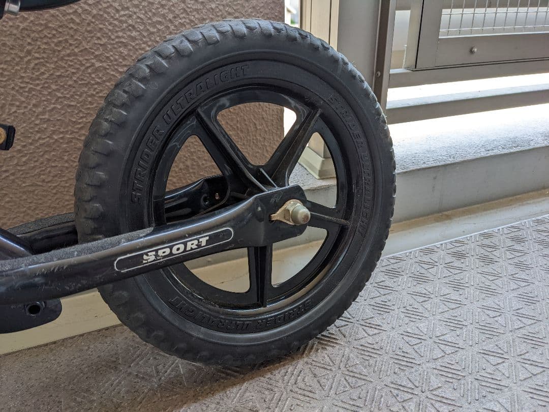 ストライダー　黒　スポーツ