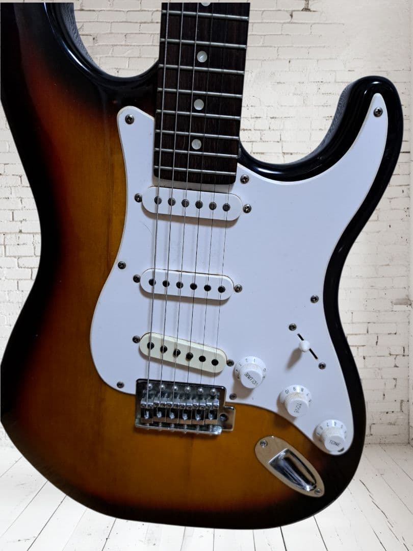 Legend レジェンド エレキギター ストラトタイプ サンバースト アンプ