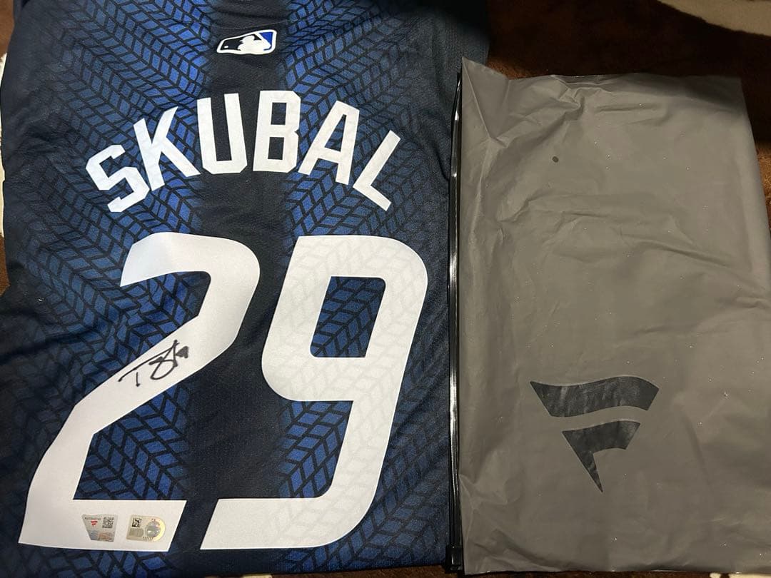 サイン　ユニフォーム Fanatics MLB ユニフォーム スクーバル