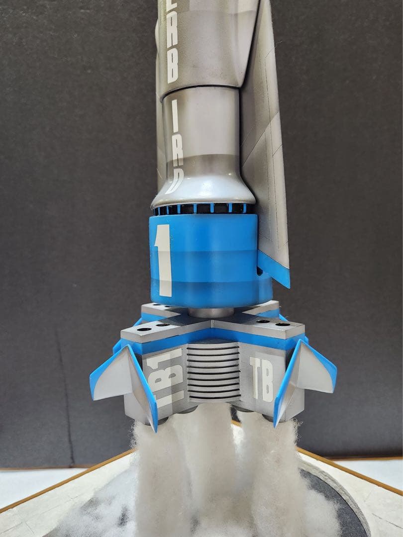 【最終値下げ！】衝撃プライス35% オフ TB1 特大全高50cm電飾プロ製作