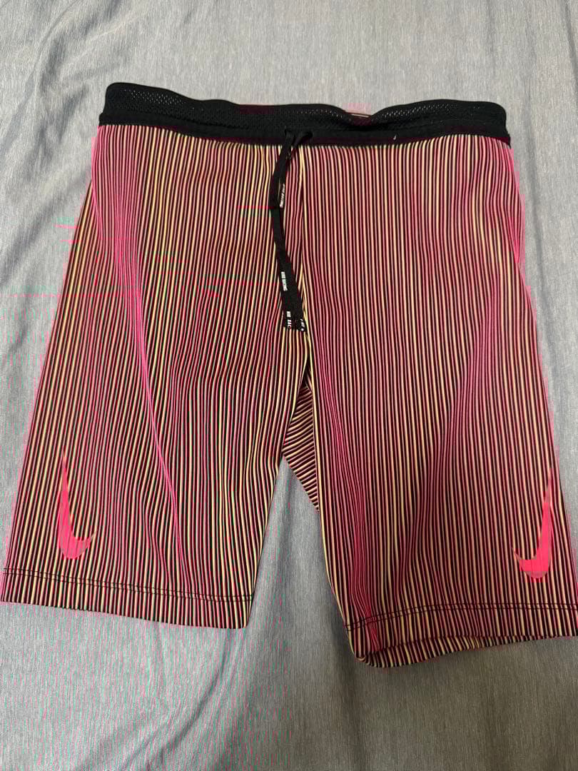 NIKE エアロスイフト　ハーフタイツ　sサイズ