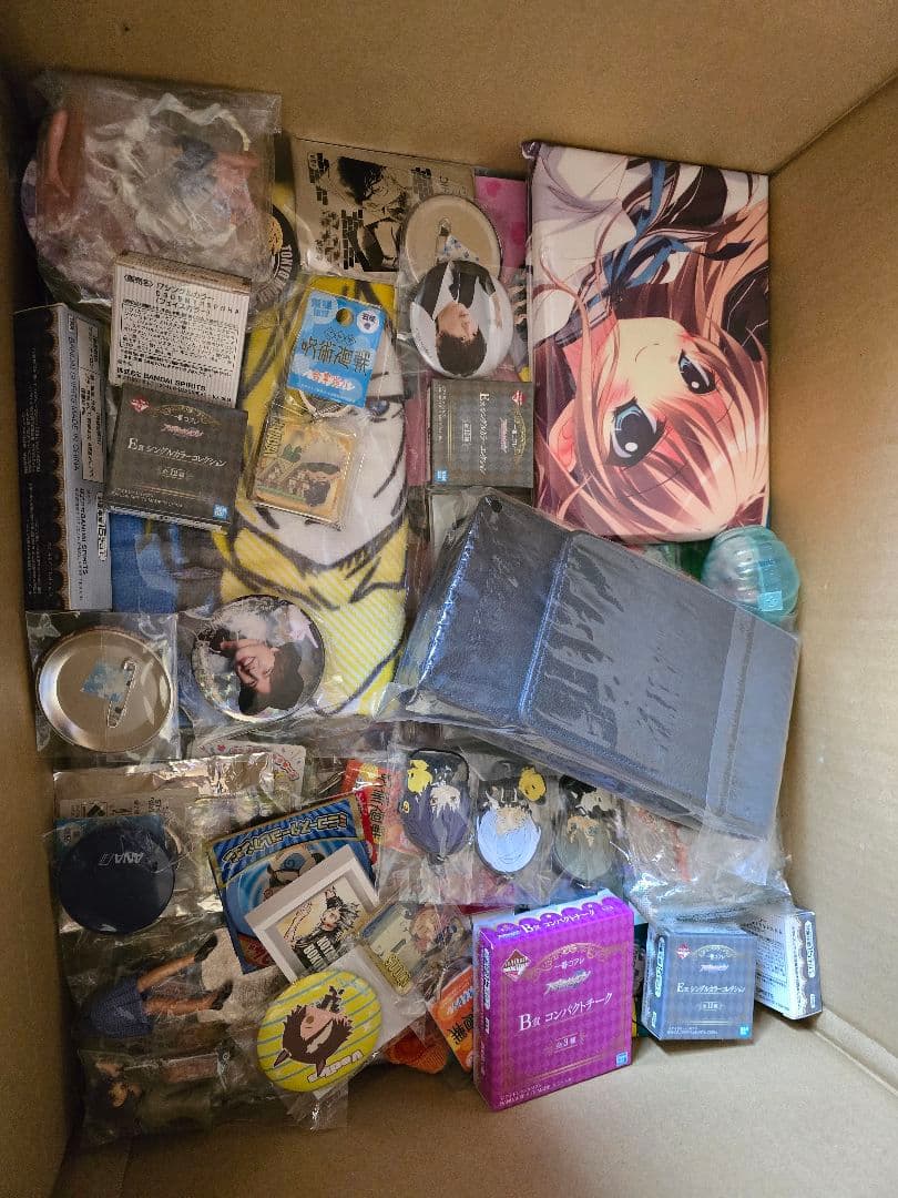 大量　アニメグッズ　まとめ売りセット　530点以上‼