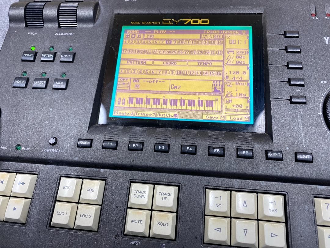 YAMAHA QY700 シーケンサー