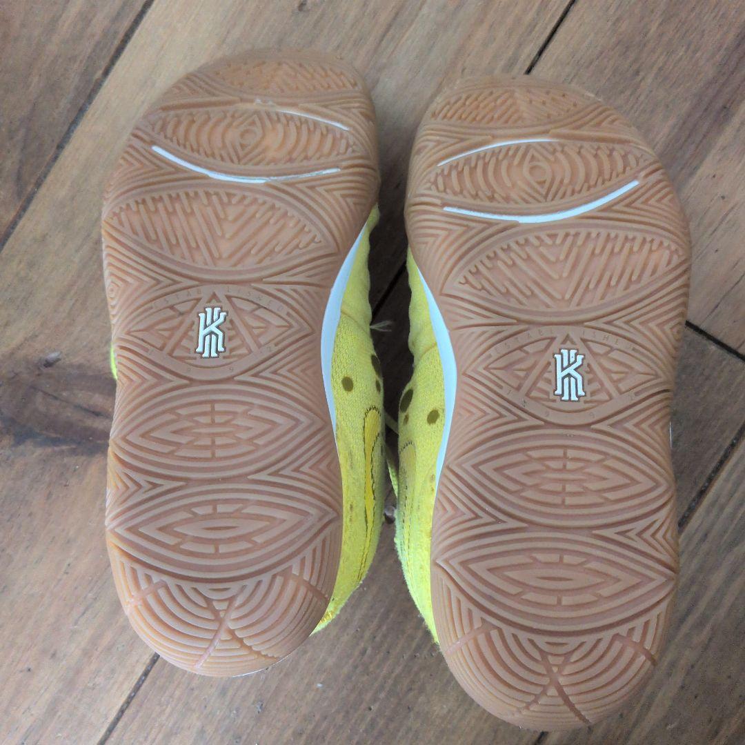 Nike　カイリースポンジボブ　イエロー