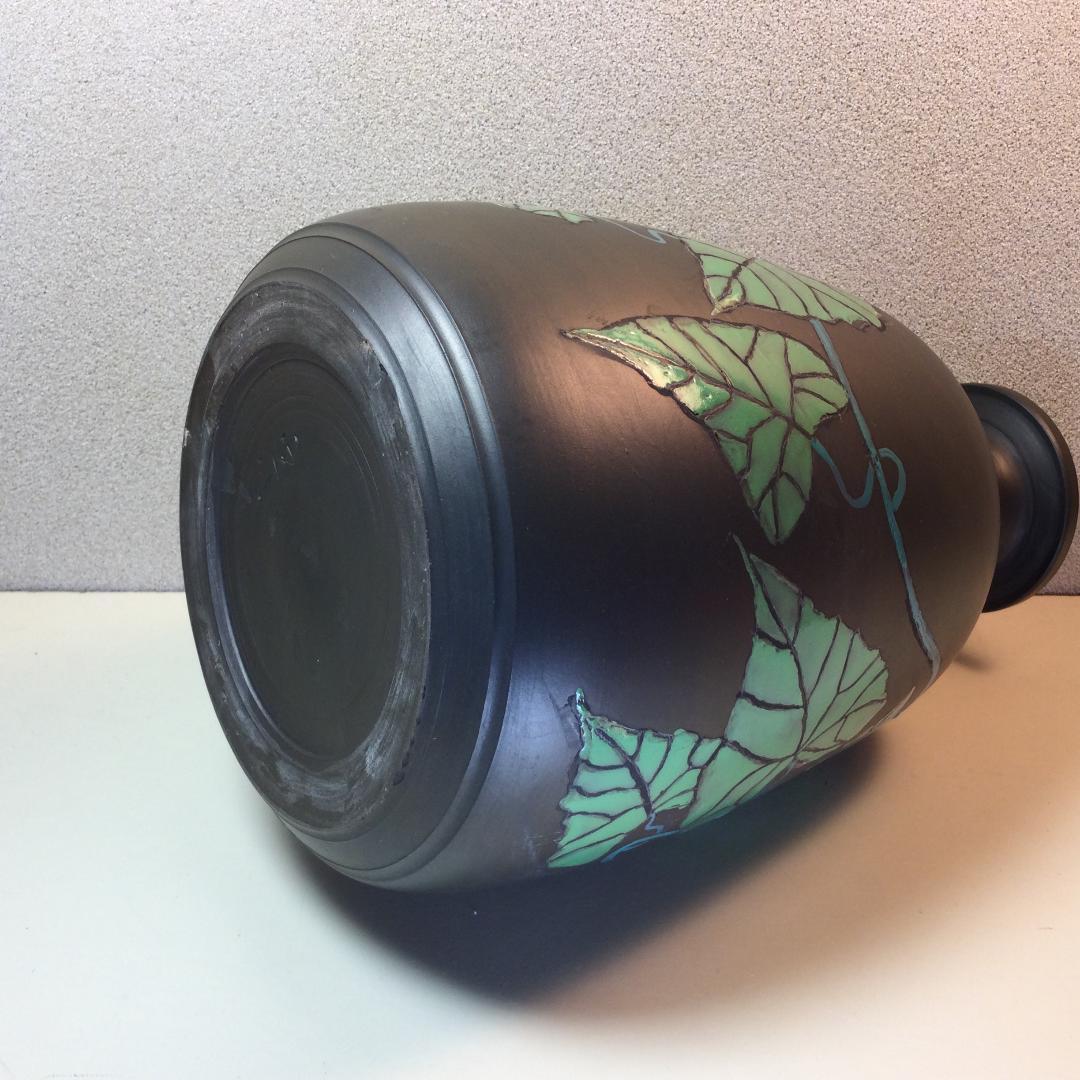 陶芸　手作り陶器　ツル文花入れ
