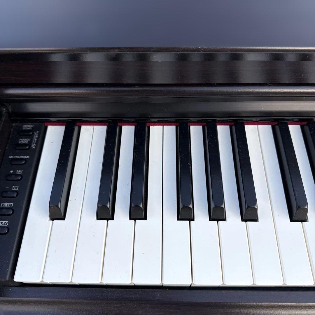 Yamaha 電子ピアノ 黒　椅子付き　美品　2018年式　引取か着払い