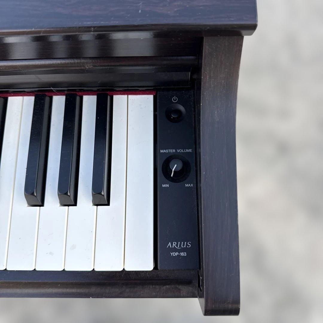 Yamaha 電子ピアノ 黒　椅子付き　美品　2018年式　引取か着払い