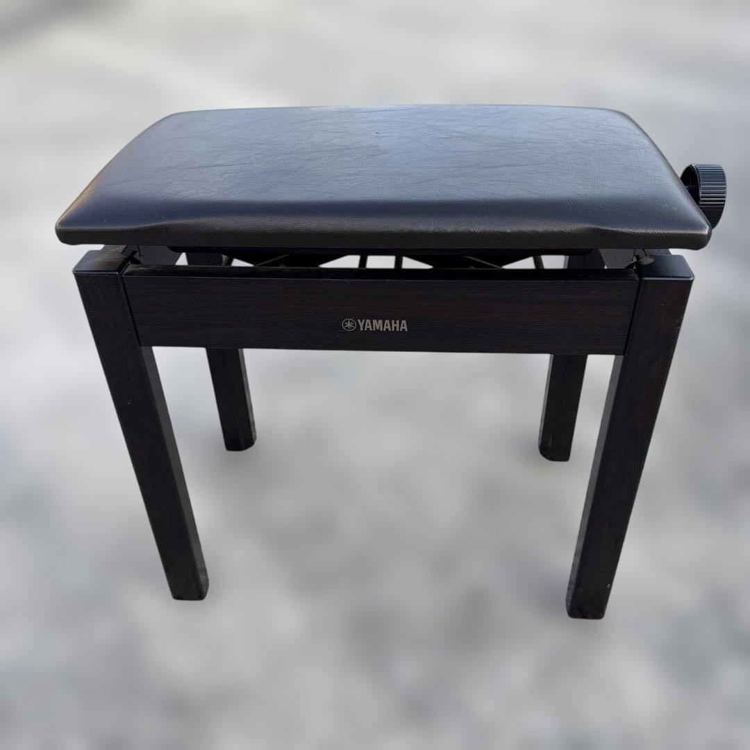 Yamaha 電子ピアノ 黒　椅子付き　美品　2018年式　引取か着払い