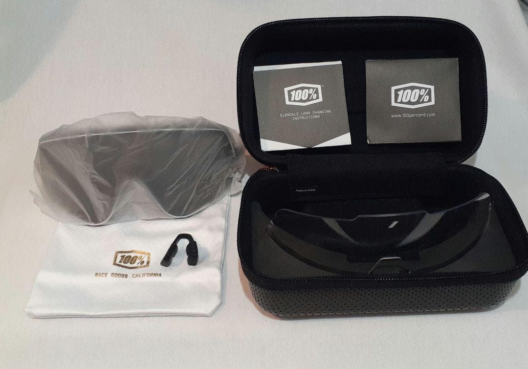100% Glendale ブラック ワンハンドレッド サングラス
