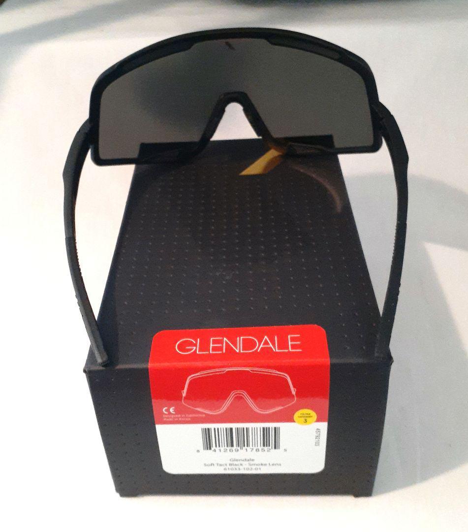 100% Glendale ブラック ワンハンドレッド サングラス