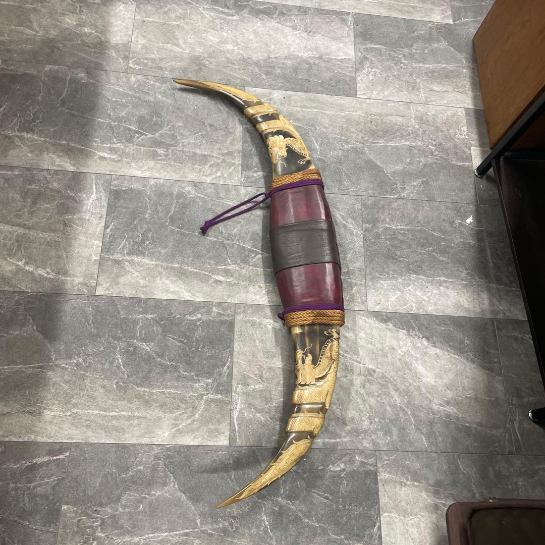 水牛の角　龍の彫刻　オシャレな彫り　インテリア　置物　希少　レア　限定価格　強者