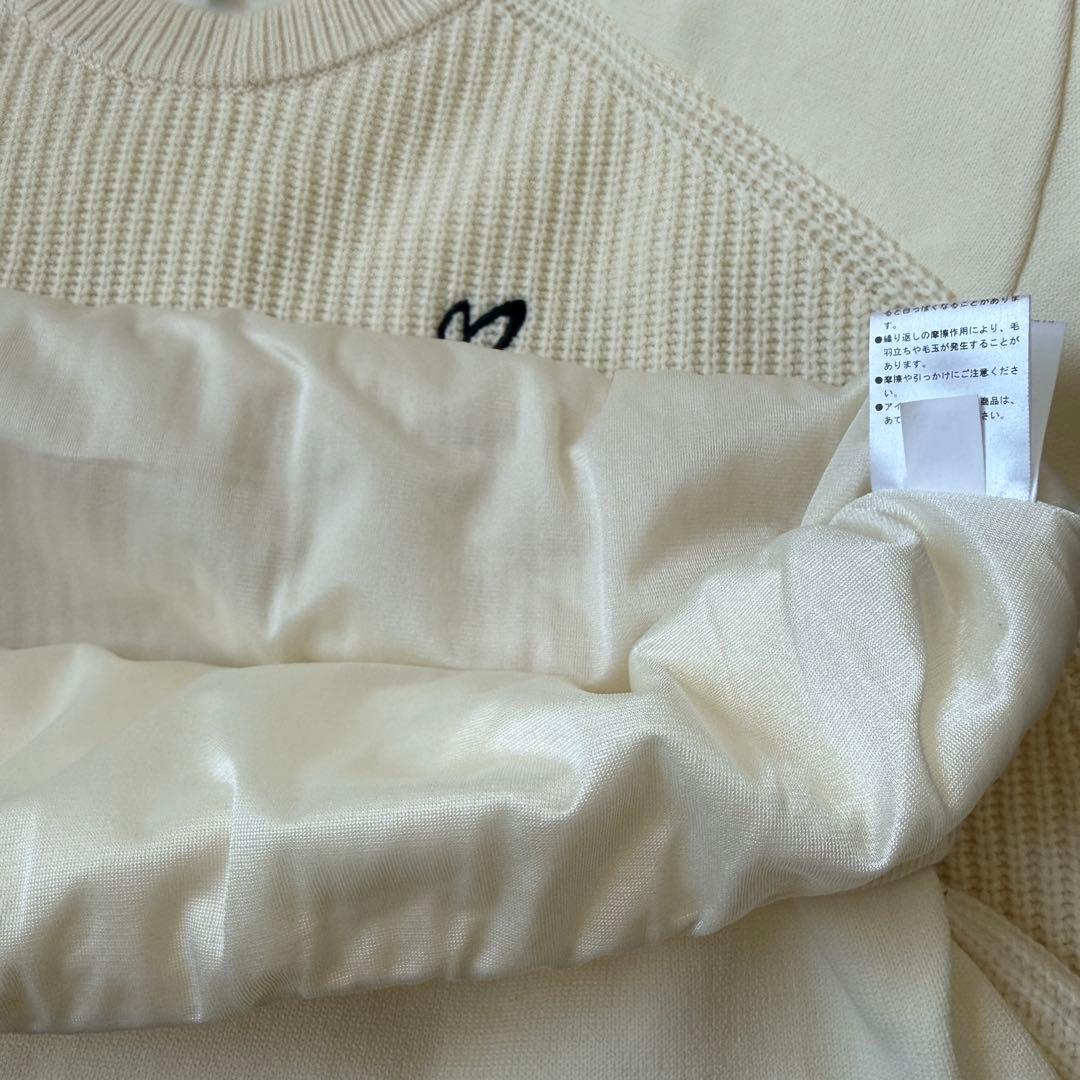 現行モデル　防寒　蓄熱　裏地付　マスターバニー　ニット　M〜L相当　白　セーター