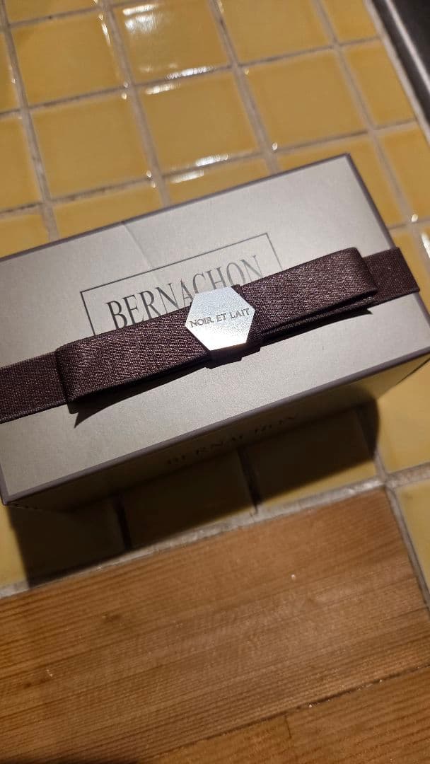 BERNACHON ブラック＆ミルク・アソート・ボックス　ベルナシオン