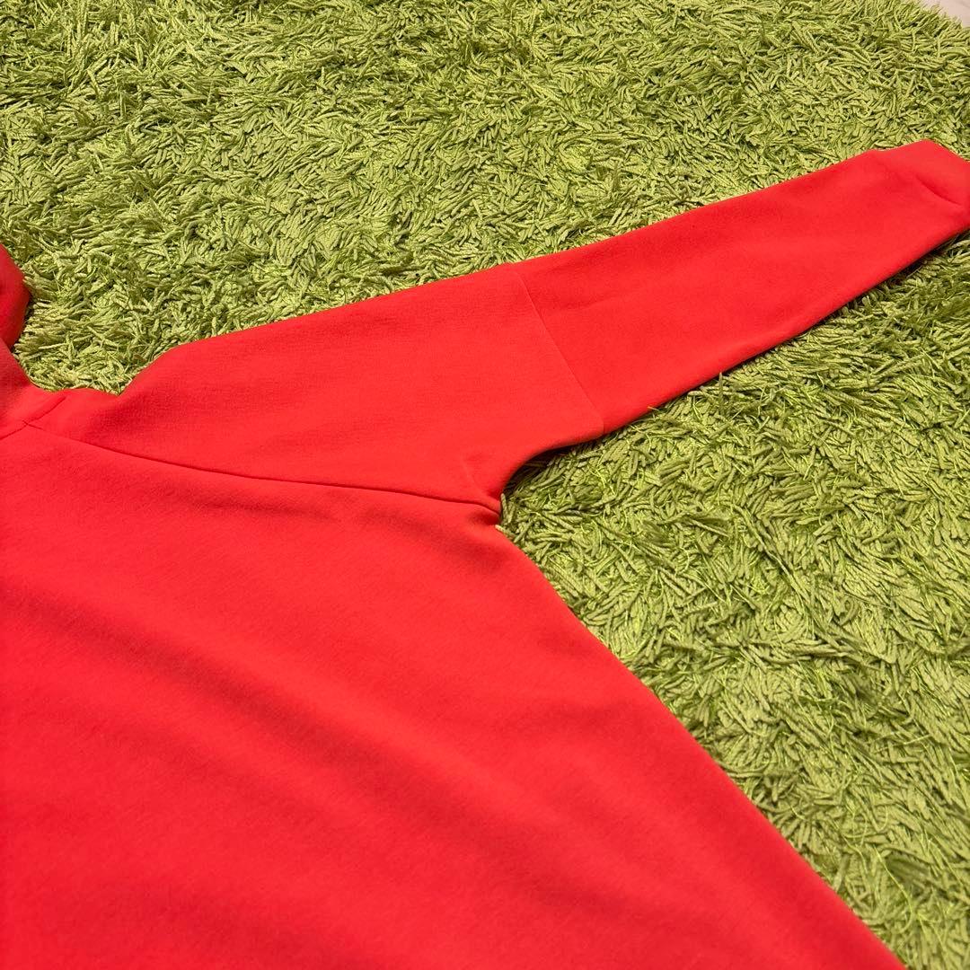 【TaylorMade】新品✨Mサイズ　メンズ　ロゴフード付きトレーナー　秋冬