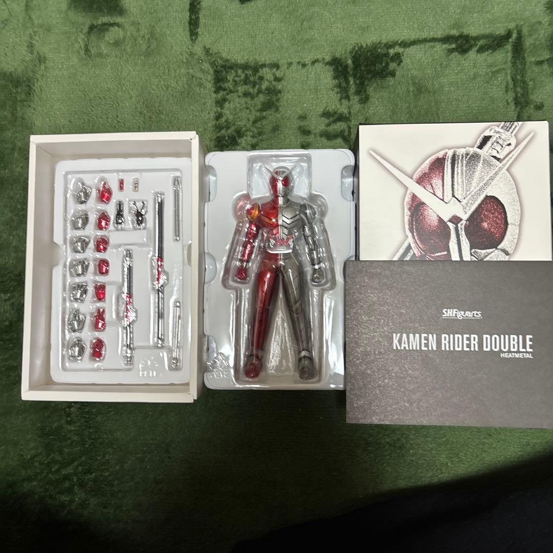 S.H.Figuarts(真骨彫製法) 仮面ライダーW ヒートメタル 「仮面ラ…