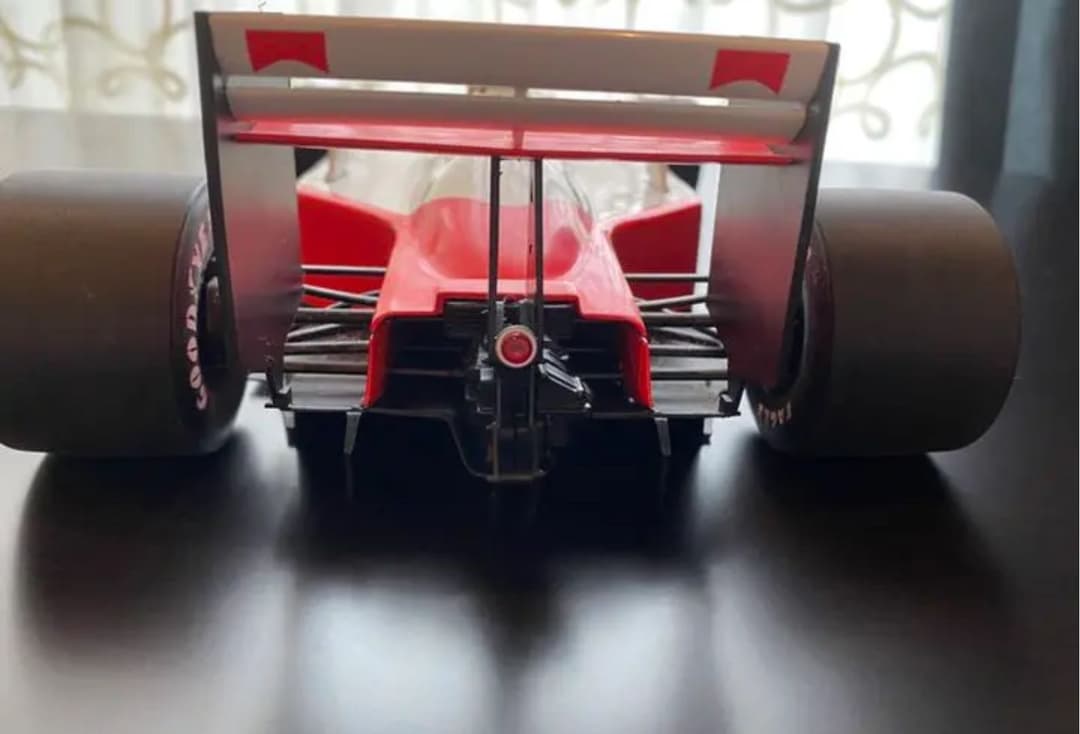 値下げしました！ マクラーレンホンダアイルトン・セナ　MP 4/4 1988