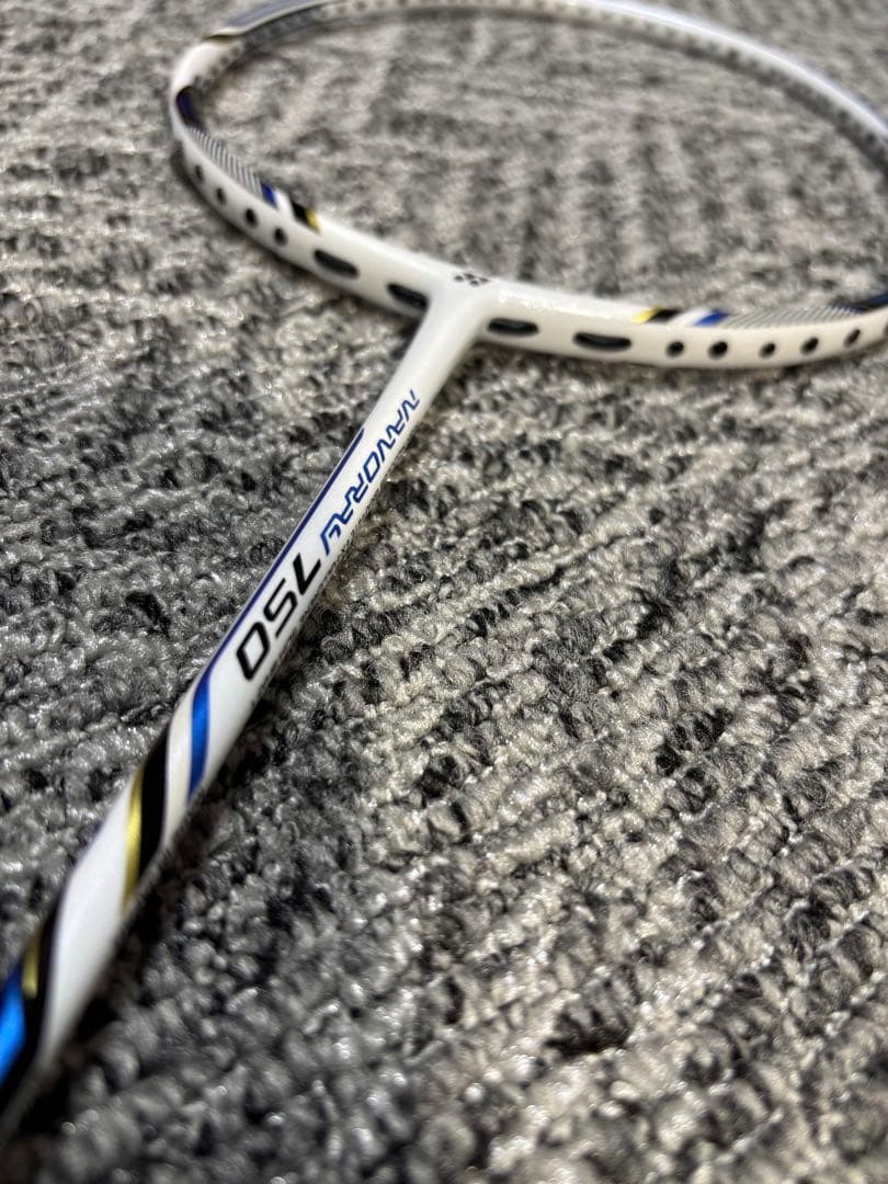 ヨネックスバドミントンラケット ナノレイ750 NANO RAY