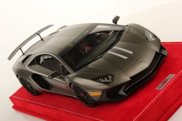 MRコレクション 1/18 ランボルギーニ アヴェンタドール 限定カラー