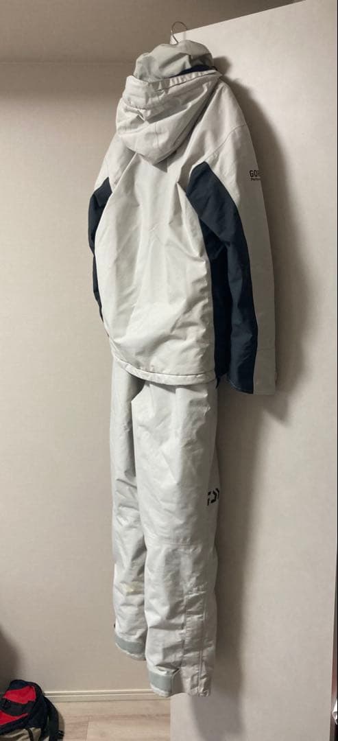 ダイワ ゴアテックス 防寒・防水ウェア DW-1301