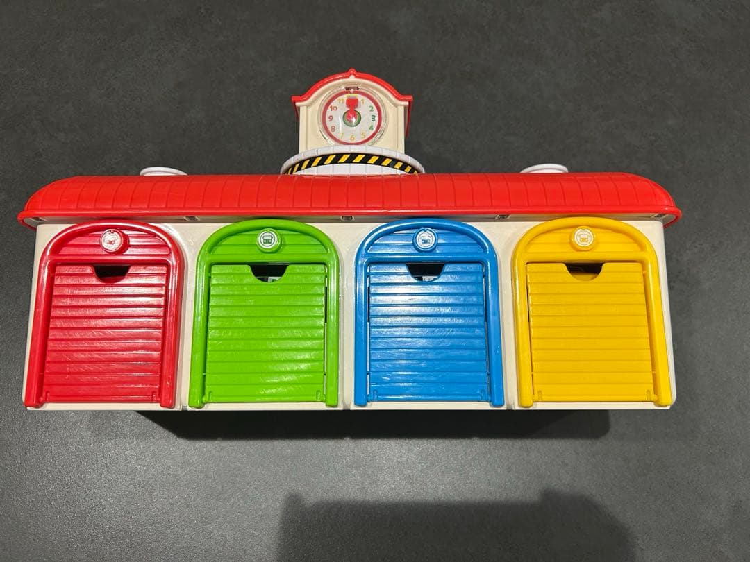 ちびっこバス　TAYO タヨ　ロギ　ガニ　ラニ　韓国限定品　バス車庫　ガレージ