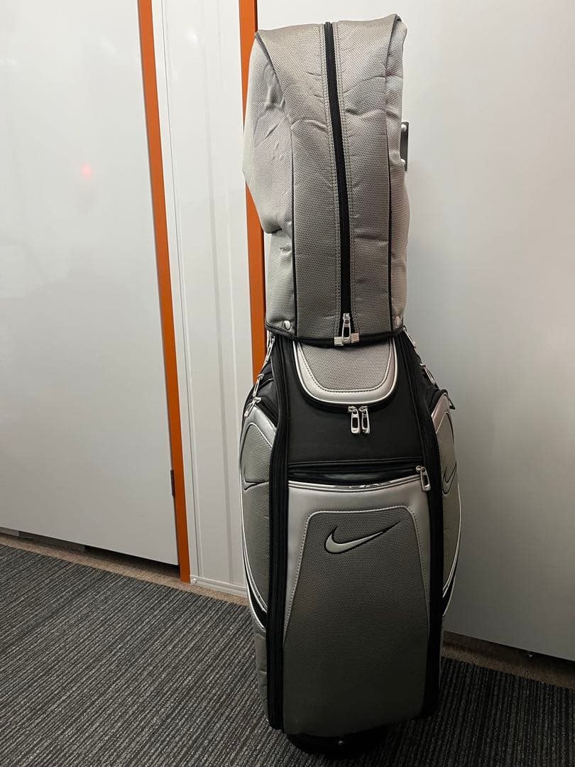 【値下げ】Nike Golf メンズ キャディバッグ ブラック/シルバー