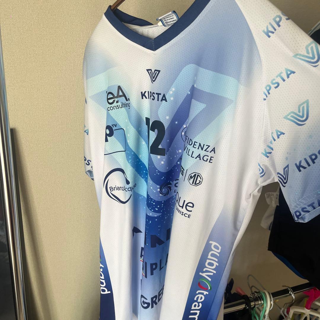 日本代表　高橋藍　バレーユニフォーム