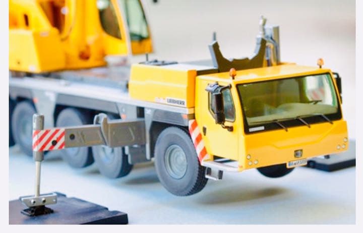 リープヘルLTM1250-5.1 1/50 スケールモデル