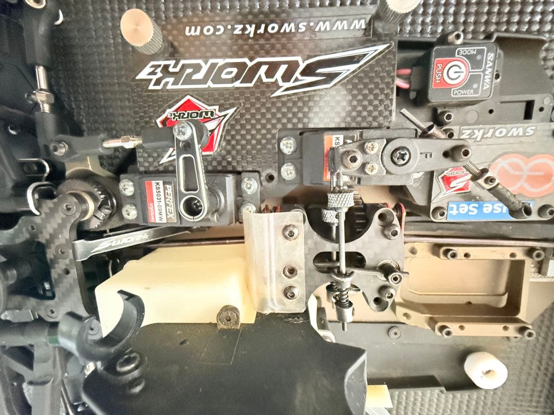 SWORKZ オフロードバギー ピンクの猫