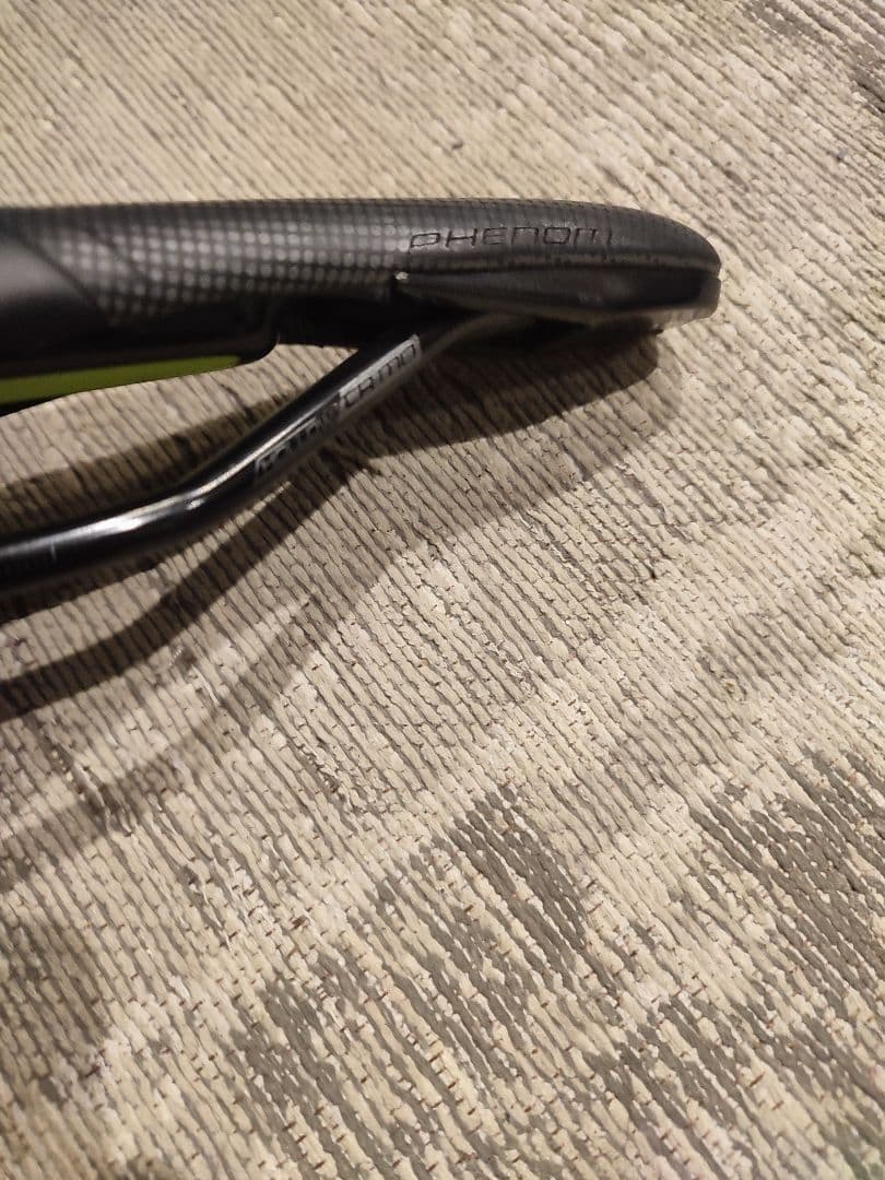 PHENOM W/MIMIC COMP SADDLE WOMENスペシャライズド