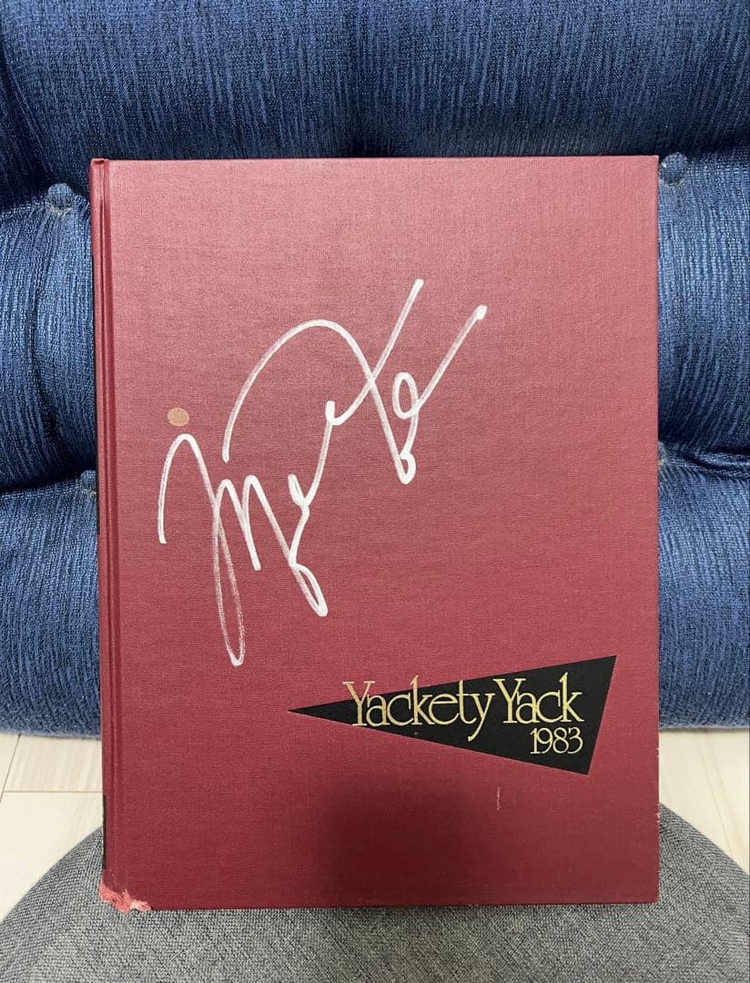 G*O様 【保証書付き】マイケル・ジョーダン 直筆サイ卒業アルバム