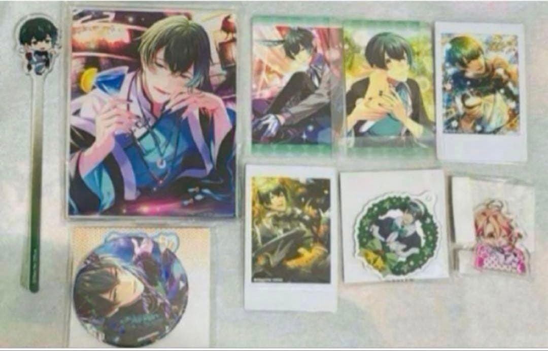 おべいみー　フォトプロップス　アクスタ　ホロ缶バッジ　VIPカード2種　チェキ他